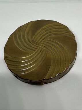 Vintage Max Factor Hollywood Swirl Brass Tone Compact